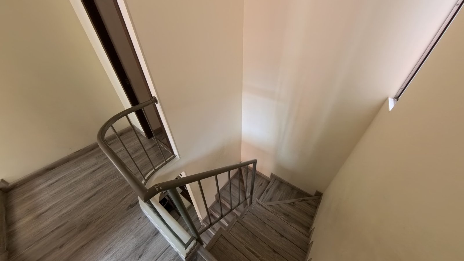 IMG_20260408_102247_00_030